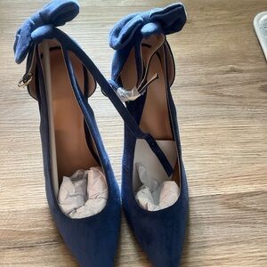 Elegant Blue Women's Shoes with Bow Detail